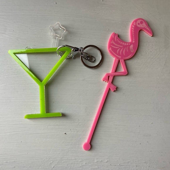 NEW Martini Keychain and Flamingo Drink Stirrer - Picture 2 of 3
